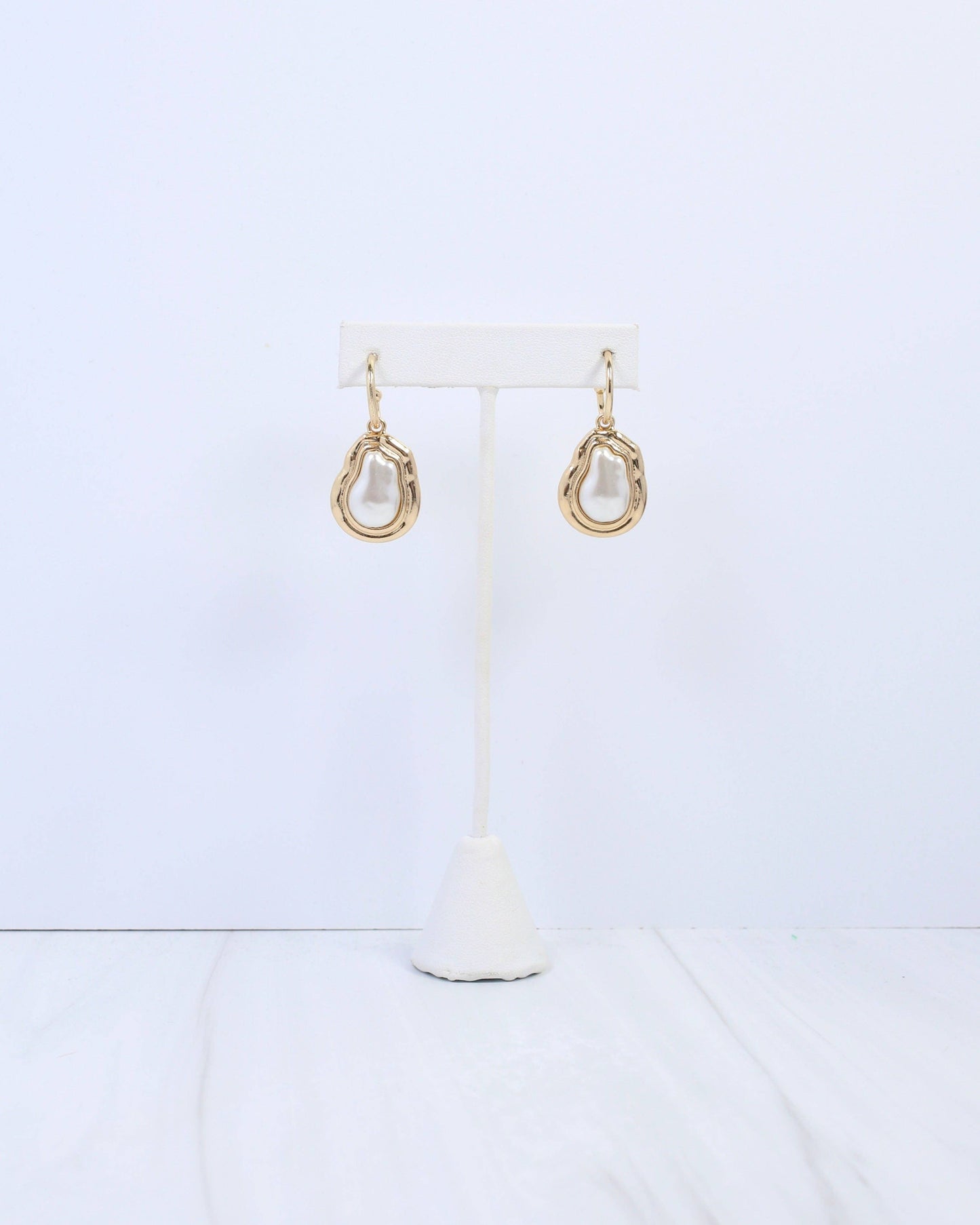Betsy Baroque Pearl Huggie Hoop Earring Gold: Default