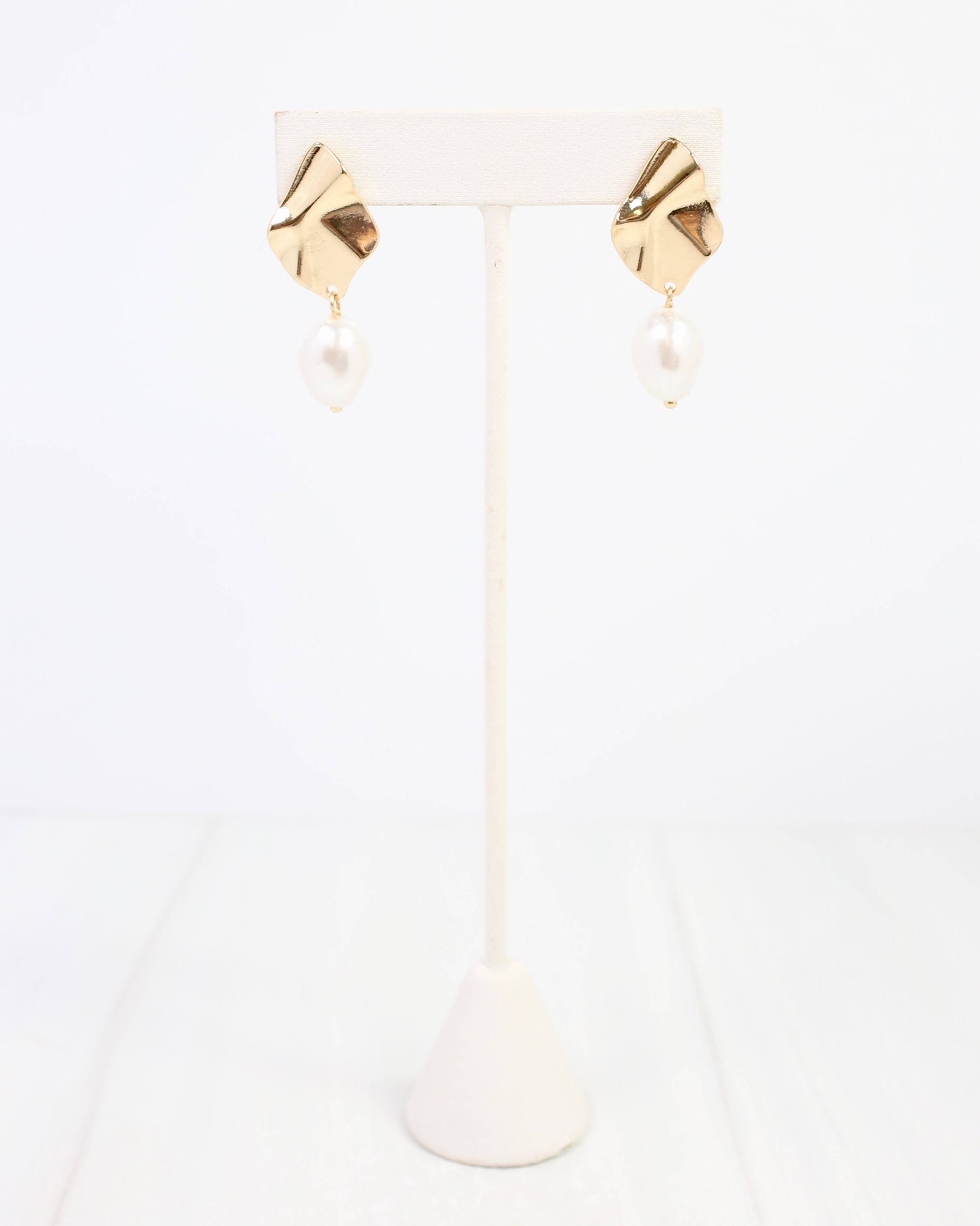 Torrington Pearl Drop Earring Gold: Default