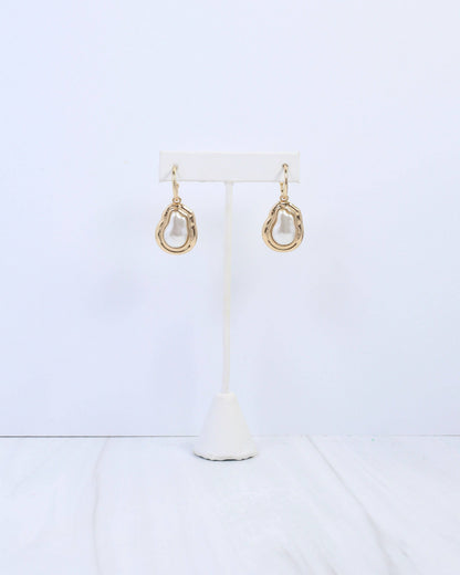 Betsy Baroque Pearl Huggie Hoop Earring Gold: Default
