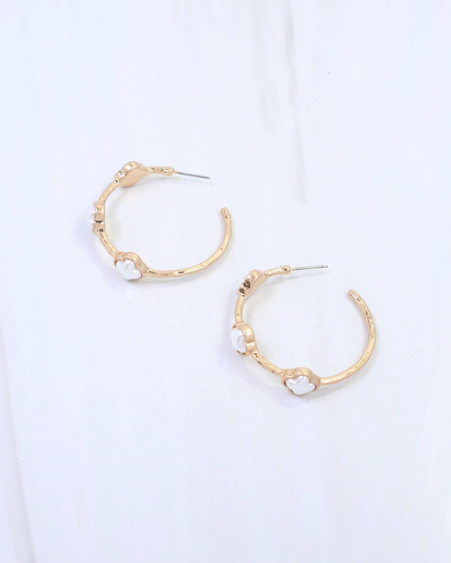 Araceli Clover Pearl Hoop Earring Worn Gold: Default