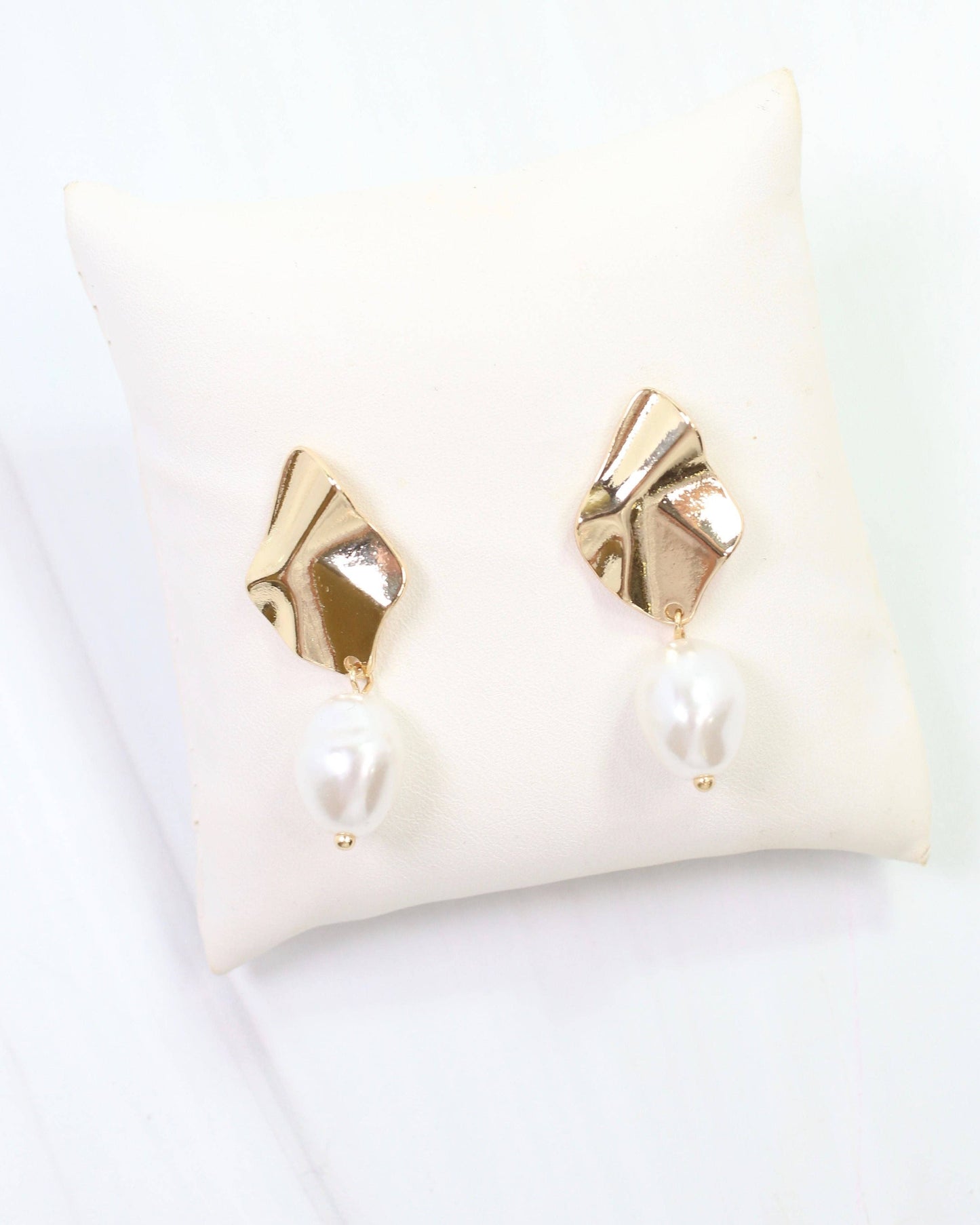 Torrington Pearl Drop Earring Gold: Default