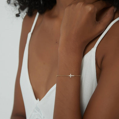 Dainty Gold Cross Charm Bracelet in 925 Sterling Silver: Gold